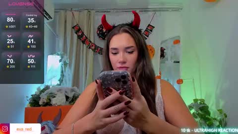 Eva  please thumbs up me  online show from 10-28-25, 01:58