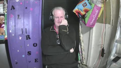 Snapshot of pussy_licker0127 chatting on 01-10-25, 04:22 Mark online show from 01-10-25, 04:22