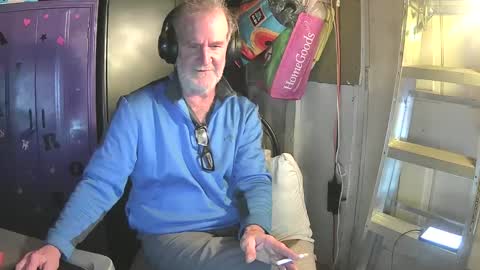 Snapshot of pussy_licker0127 chatting on 02-28-25, 11:56 Mark online show from 02-28-25, 11:56