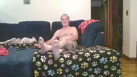 Snapshot of pussy_licker0127 chatting on 09-26-25, 05:17 Mark online show from 09-26-25, 05:17