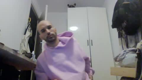 Snapshot of pussyboy32947 chatting on 10-15-25, 09:37 pussyboy32947 online show from 10-15-25, 09:37