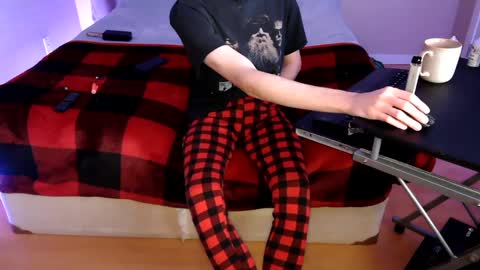 Snapshot of pussylover2182 chatting on 12-08-24, 05:50 pussylover2182 online show from 12-08-24, 05:50