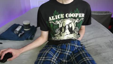 Snapshot of pussylover2182 chatting on 12-23-24, 07:49 pussylover2182 online show from 12-23-24, 07:49