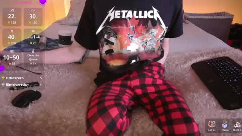 Snapshot of pussylover2182 chatting on 01-01-25, 03:56 pussylover2182 online show from 01-01-25, 03:56