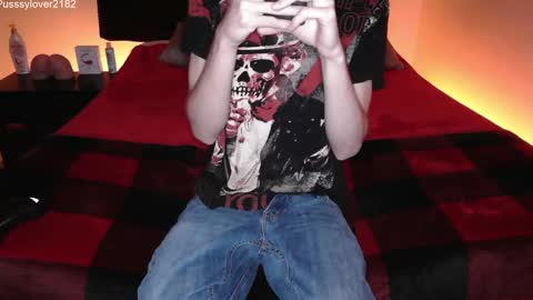 Snapshot of pussylover2182 chatting on 09-24-25, 04:16 pussylover2182 online show from 09-24-25, 04:16