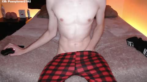 Snapshot of pussylover2182 chatting on 09-27-25, 03:44 pussylover2182 online show from 09-27-25, 03:44
