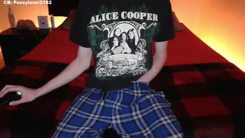 Snapshot of pussylover2182 chatting on 10-27-25, 03:10 pussylover2182 online show from 10-27-25, 03:10