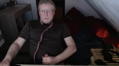 Snapshot of pussylovercb chatting on 12-15-25, 09:19 pussylovercb online show from 12-15-25, 09:19