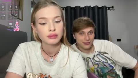 Snapshot of pussymoneywet chatting on 06-09-26, 11:27 Lina online show from 06-09-26, 11:27