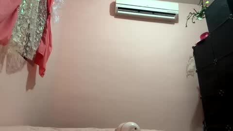 Sarah online show from 12-31-24, 12:54