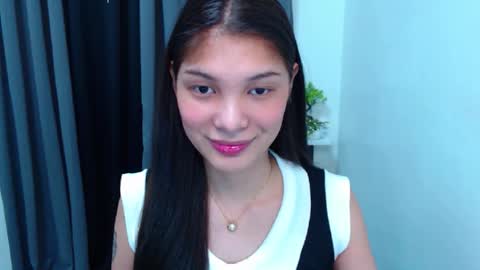 Snapshot of pussywetandwild chatting on 10-05-25, 01:42 LHARA online show from 10-05-25, 01:42