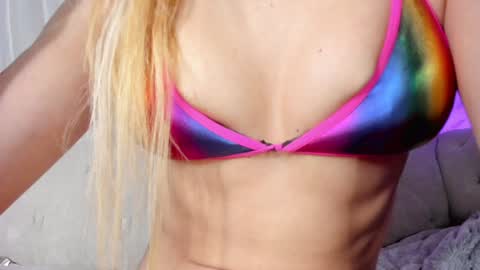 Snapshot of putinna chatting on 01-21-25, 01:39 Pau Manchita online show from 01-21-25, 01:39