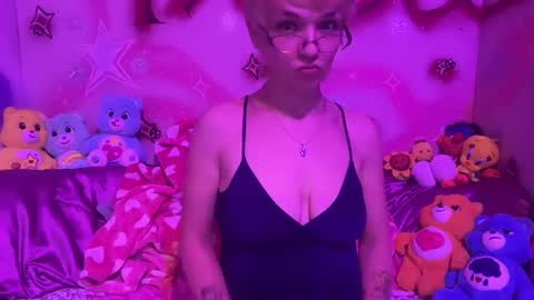 pvnkpixie online show from 09-17-25, 08:05