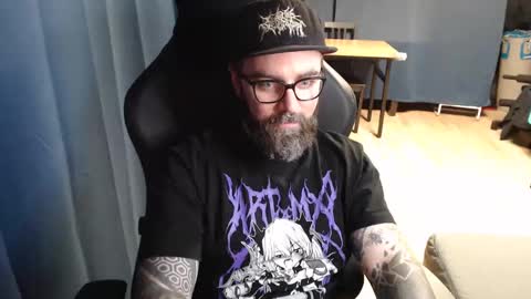 Snapshot of pyroxen chatting on 03-08-25, 09:40 Yog Sothoth online show from 03-08-25, 09:40