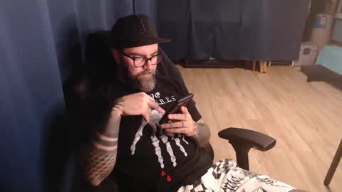 Snapshot of pyroxen chatting on 09-12-25, 08:53 Yog Sothoth online show from 09-12-25, 08:53