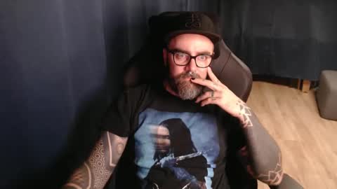 Snapshot of pyroxen chatting on 10-07-25, 09:23 Yog Sothoth online show from 10-07-25, 09:23