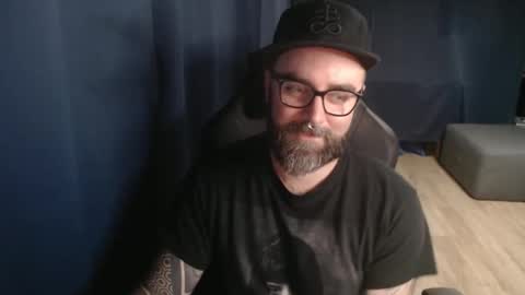 Snapshot of pyroxen chatting on 10-09-25, 08:18 Yog Sothoth online show from 10-09-25, 08:18