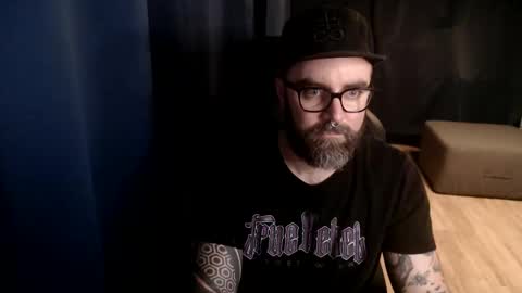 Snapshot of pyroxen chatting on 10-11-25, 08:07 Yog Sothoth online show from 10-11-25, 08:07