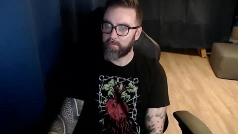 Snapshot of pyroxen chatting on 10-17-25, 09:17 Yog Sothoth online show from 10-17-25, 09:17