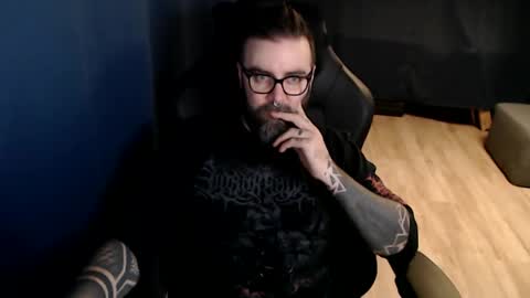 Snapshot of pyroxen chatting on 10-24-25, 09:00 Yog Sothoth online show from 10-24-25, 09:00