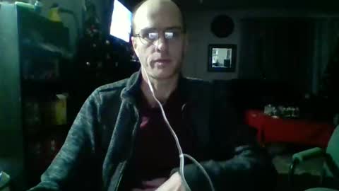 Snapshot of q2phq2ph chatting on 11-17-25, 03:34 q2phq2ph online show from 11-17-25, 03:34