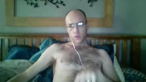 Snapshot of q2phq2ph chatting on 12-16-25, 06:35 q2phq2ph online show from 12-16-25, 06:35