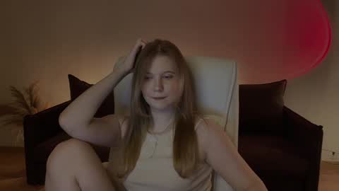 Snapshot of qt_nymph chatting on 02-02-25, 09:45 Ariel online show from 02-02-25, 09:45