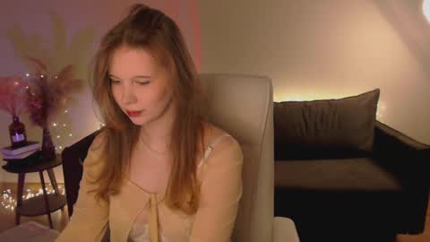 Snapshot of qt_nymph chatting on 02-12-25, 08:50 Ariel online show from 02-12-25, 08:50