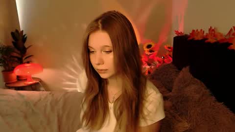 Snapshot of qt_nymph chatting on 09-15-25, 10:15 Ariel online show from 09-15-25, 10:15