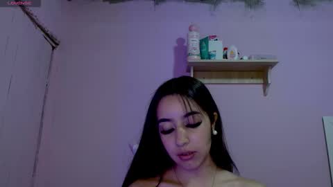 Snapshot of quee_tiana chatting on 09-12-25, 04:01 your princess online show from 09-12-25, 04:01