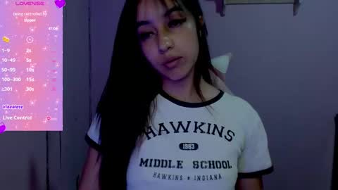 Snapshot of quee_tiana chatting on 09-20-25, 12:00 your princess online show from 09-20-25, 12:00