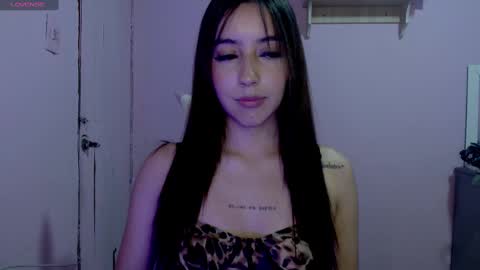 Snapshot of quee_tiana chatting on 09-23-25, 12:57 your princess online show from 09-23-25, 12:57