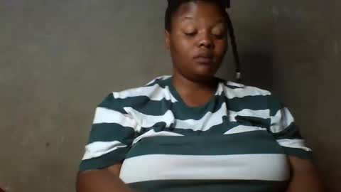 queen2302 online show from 04-12-26, 07:57