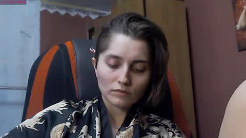 Snapshot of queen4565 chatting on 02-27-25, 02:10 Lola online show from 02-27-25, 02:10