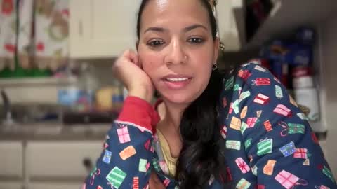 Snapshot of queen69138 chatting on 11-13-25, 08:02 queen69138 online show from 11-13-25, 08:02