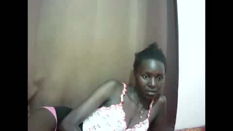 Snapshot of queen_0012 chatting on 04-12-26, 08:52 asher online show from 04-12-26, 08:52