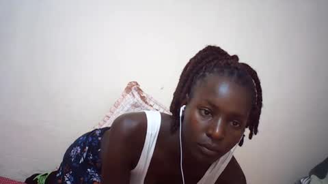 Snapshot of queen_0012 chatting on 07-10-26, 07:45 asher online show from 07-10-26, 07:45