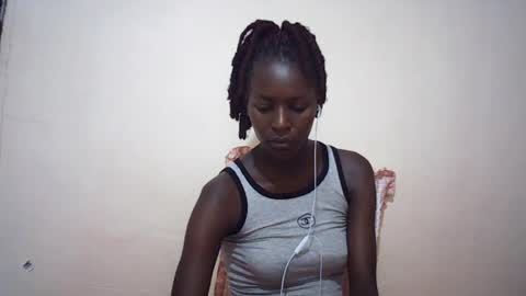 Snapshot of queen_0012 chatting on 07-11-26, 08:39 asher online show from 07-11-26, 08:39