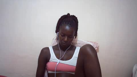 Snapshot of queen_0012 chatting on 07-13-26, 09:12 asher online show from 07-13-26, 09:12
