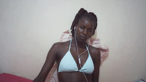 Snapshot of queen_0012 chatting on 07-14-26, 06:07 asher online show from 07-14-26, 06:07