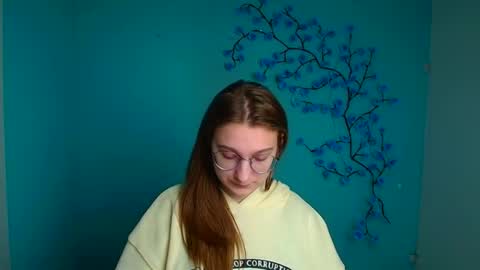 Snapshot of queen_amelie chatting on 03-01-26, 12:29 Amelie online show from 03-01-26, 12:29