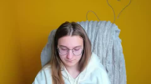 Snapshot of queen_amelie chatting on 03-03-26, 12:33 Amelie online show from 03-03-26, 12:33