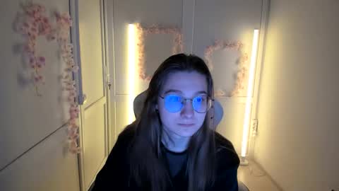 Amelie online show from 04-25-26, 07:22