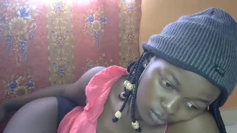 Snapshot of queen_banice chatting on 09-30-25, 10:31 queen_banice online show from 09-30-25, 10:31