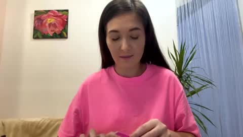 Snapshot of queen_chatur chatting on 01-20-25, 04:01 Viktoria online show from 01-20-25, 04:01