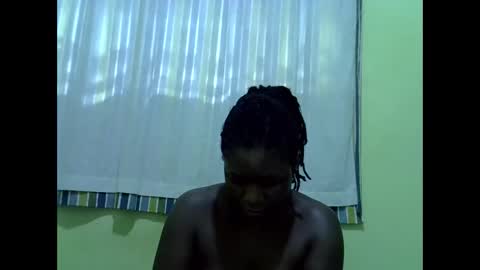 queen_diva01 online show from 04-28-26, 07:02