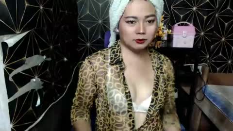 Snapshot of queen_ennah chatting on 01-09-25, 06:06 queen_ennah online show from 01-09-25, 06:06