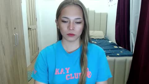 Snapshot of queen_heart0 chatting on 06-02-26, 02:02 shawny online show from 06-02-26, 02:02