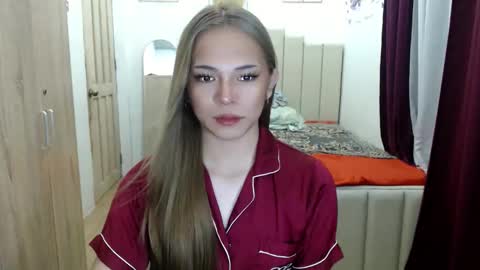 Snapshot of queen_heart0 chatting on 06-03-26, 01:08 shawny online show from 06-03-26, 01:08