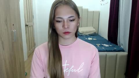 Snapshot of queen_heart0 chatting on 06-05-26, 02:07 shawny online show from 06-05-26, 02:07